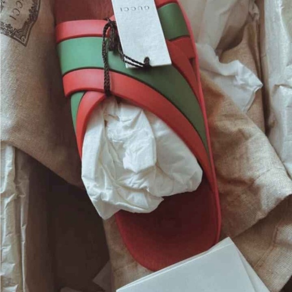 Gucci Pink Slide Sandals - Picture 4 of 4